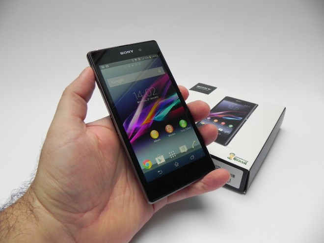 sony-xperia-z1-unboxing-gsmdome-com_1