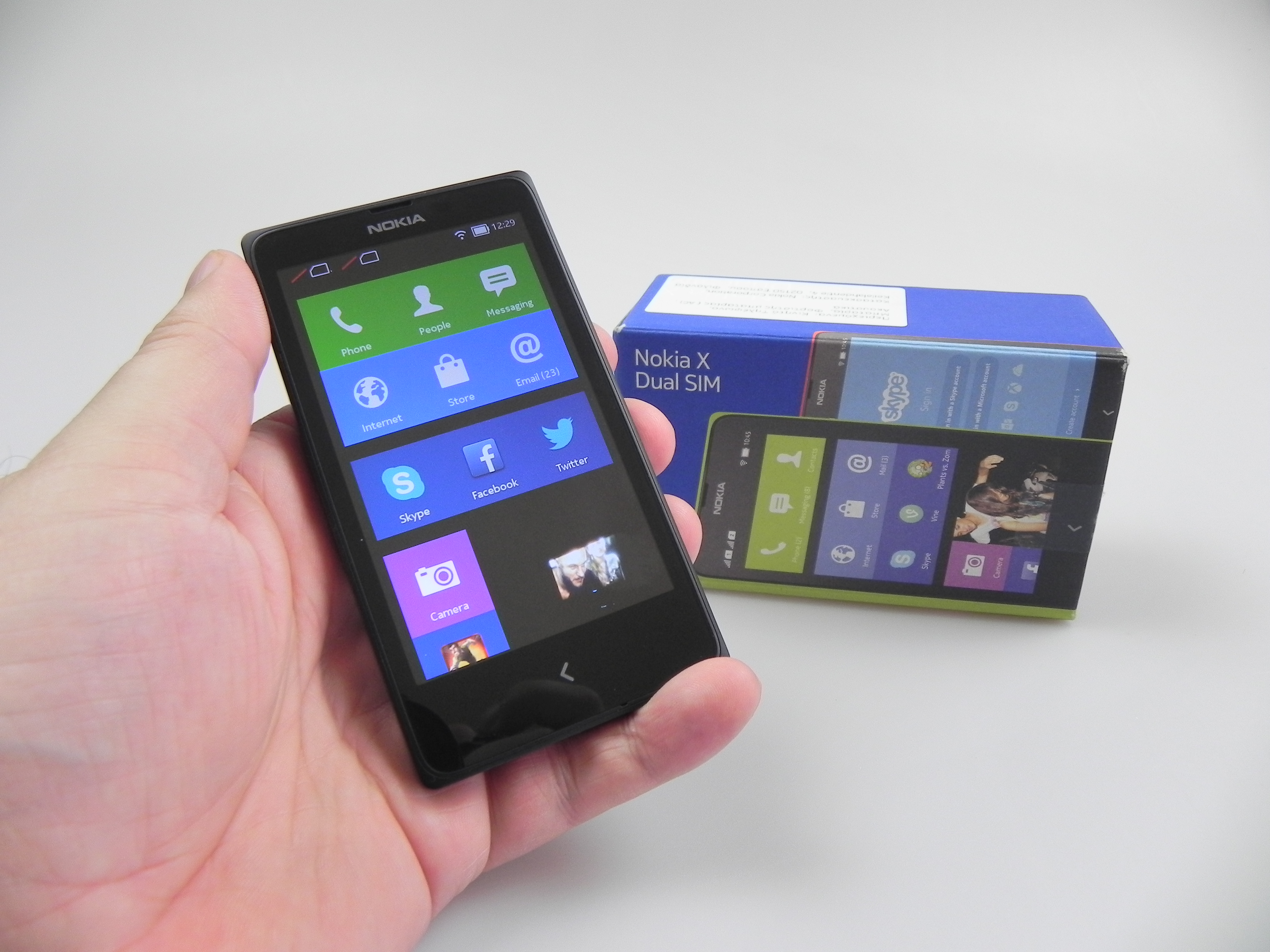 Nokia X Unboxing: the Little Android Nokia Comes Out to Play (Video) |  GSMDome.com