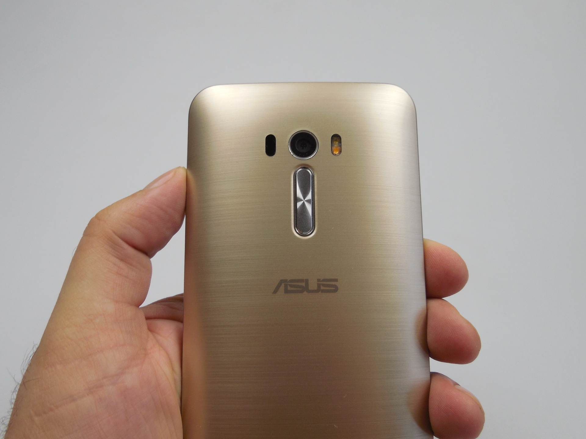 ASUS ZenFone Selfie Review (ZD551KL): Best Selfie Phone of 