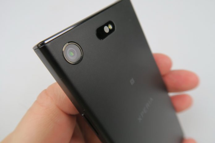 Sony Xperia Compact Review: Best Small You Can Pay For, Amazing Camera (Video) |