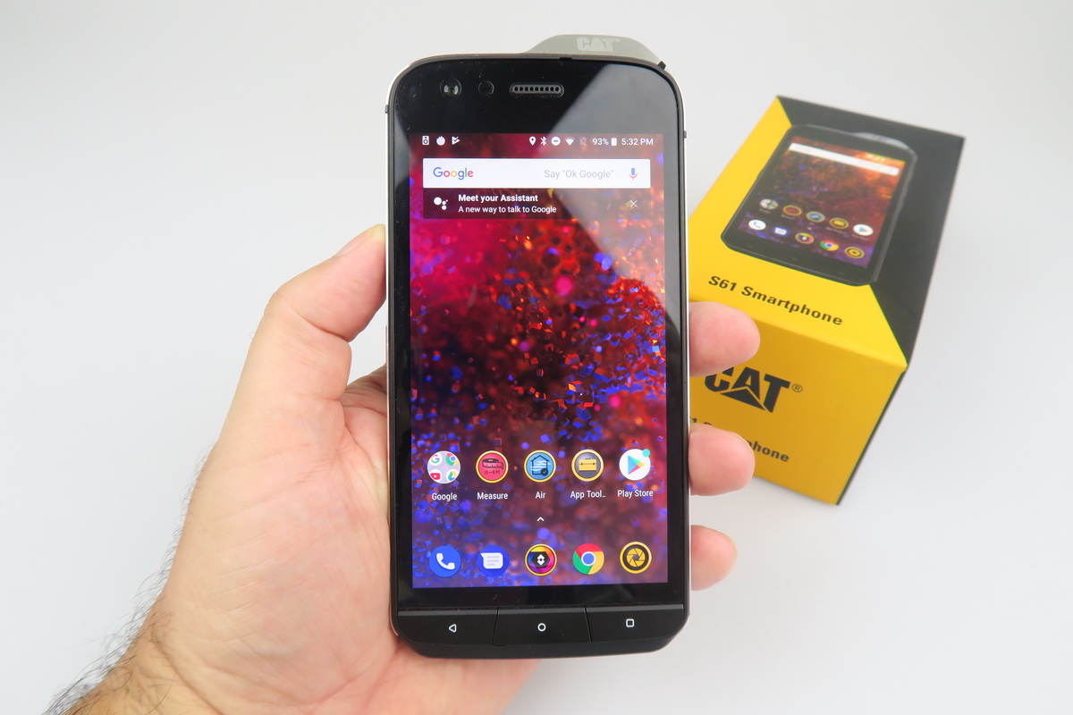 CAT S61 Unboxing: Rugged, Manly Phone Used for Manly Jobs + Thermal Camera  (Video)