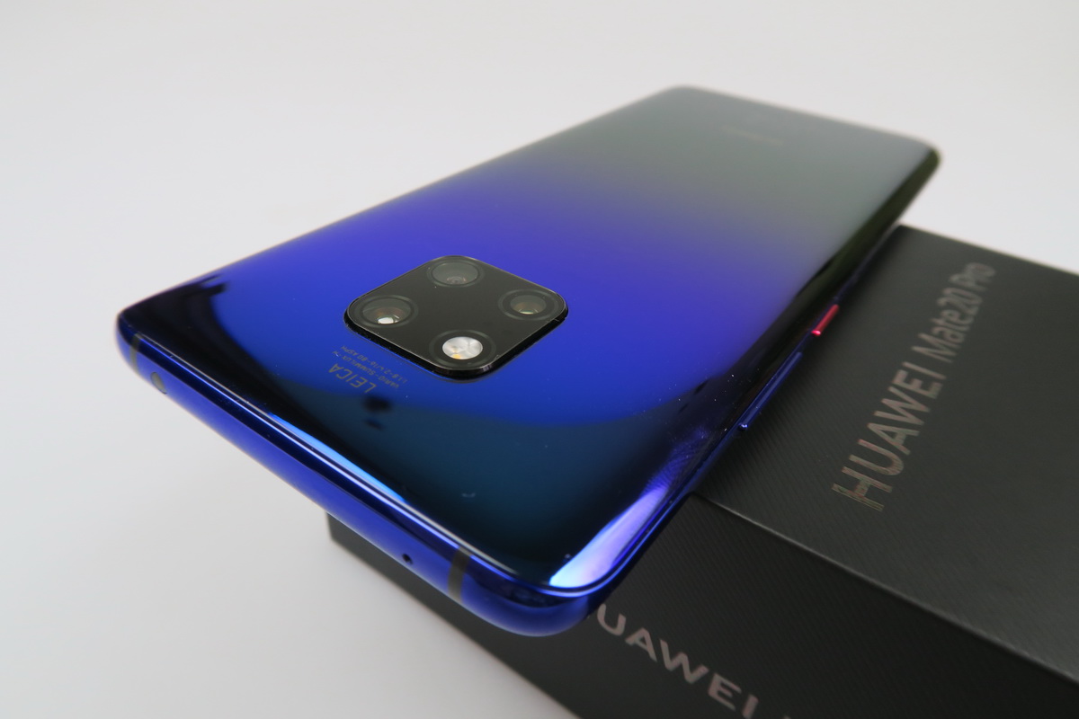 Huawei Mate 20 Pro Unboxing: Twilight Version is Magic, So Much